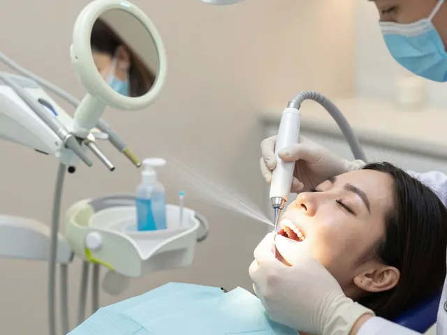 Pískování zubů: Jaké jsou skutečné výhody a rizika?