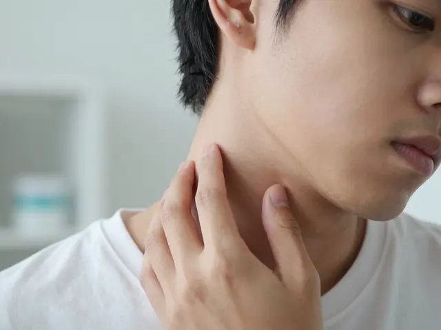 Jak poznat rakovinu štítné žlázy? Příznaky, diagnostika a kdy jít k lékaři